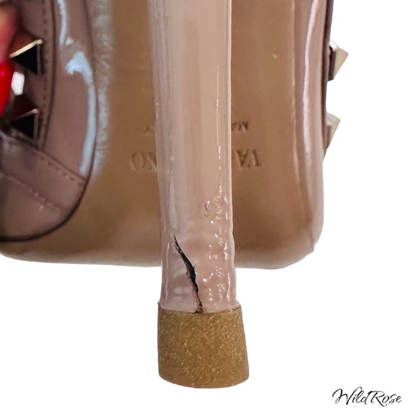 Valentino Garavani Rockstud Ankle Strap Pumps in Nude Patent Leather Size 38 - Picture 13 of 17
